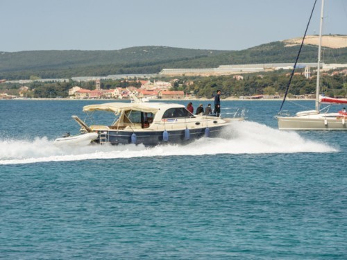 Adriana 44 hajó bérlés Horvátországban,  hajó bérlés az Adrián,  yacht bérlés,  Adriai tenger