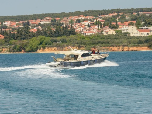 Adriana 44 luxusnyaralás,  yacht bérlés,  hajóbérlés Adria,  Adriai tenger