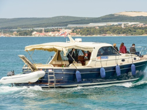 Adriana 44 Horvátország,  hajóbérlés,  luxusnyaralás,  hajó bérlés