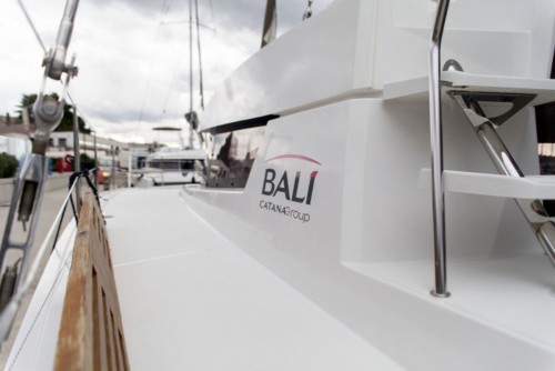 Bali 4.0 katamarán bérlés Horvátországban,  hajóbérlés,  hajóbérlés Adria,  Adriai tenger