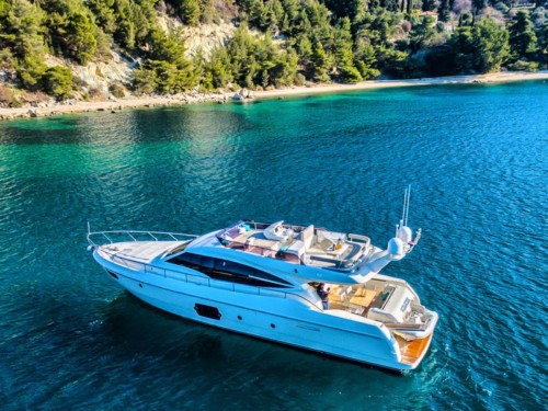Ferretti 620 Horvátország,  hajóbérlés,  Adria,  yacht bérlés