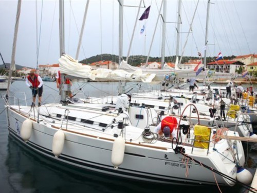 First 35 vitorlás ,  Horvátország,  yacht bérlés,  hajóbérlés Adria