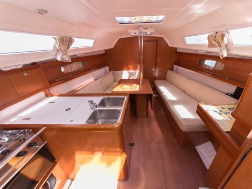 Oceanis 31 luxusnyaralás,  yacht bérlés,  vitorlás bérlés,  Adriai tenger