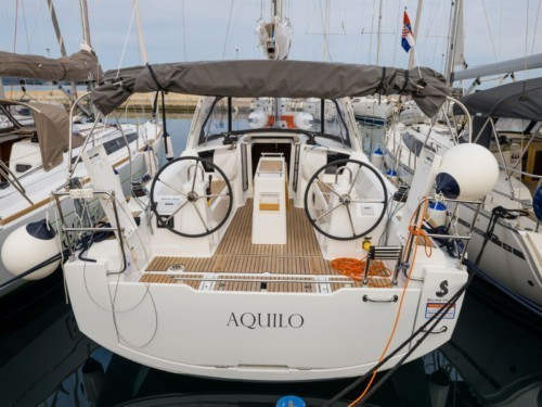 Oceanis 35.1 vitorlás bérlés,  vitorlás bérlés Horvátországban,  Adria,  hajóbérlés Adria