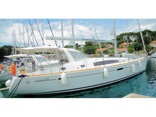 Oceanis 50 Family vitorlás bérlés,  hajóbérlés,  luxusnyaralás,  Horvátország hajóbérlés