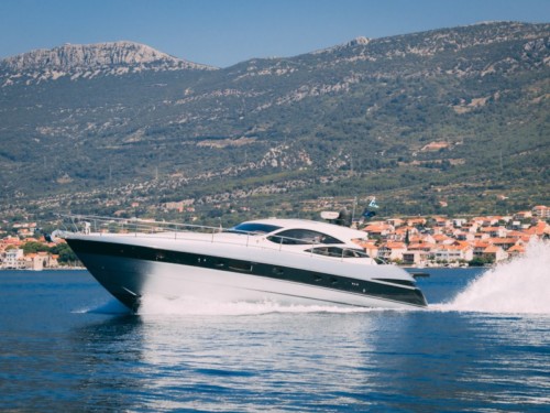 Pershing 50 motoros hajó bérlés,  hajóbérlés,  luxusnyaralás,  Horvátország hajóbérlés