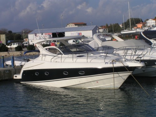 Salpa 39.5 motoros hajó bérlés Horvátországban,  motoros hajó bérlés az Adrián,  luxusnyaralás,  yacht bérlés