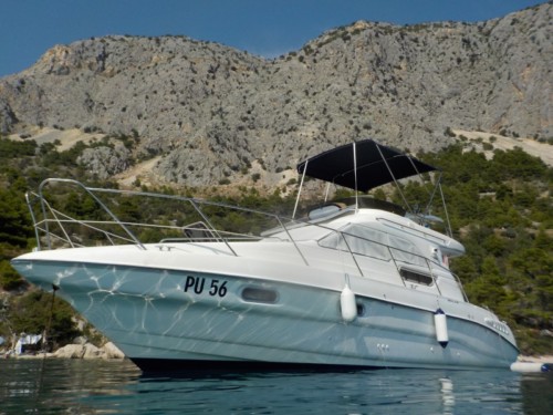 Sealine F33 Fly motoros hajó bérlés Horvátországban,  hajóbérlés,  luxusnyaralás,  motoros hajó bérlés