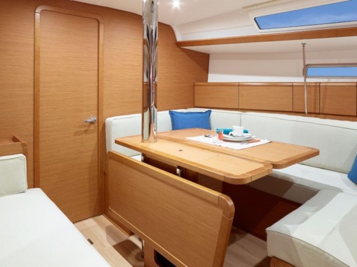 Sun Odyssey 389 Adria,  luxusnyaralás,  yacht bérlés,  Adriai tenger