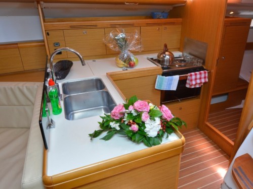 Sun Odyssey 42 i luxusnyaralás,  yacht bérlés,  hajóbérlés Adria,  vitorlás bérlés