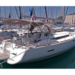 Sun Odyssey 439 vitorlás bérlés,  vitorlás bérlés Horvátországban,  luxusnyaralás,  yacht bérlés
