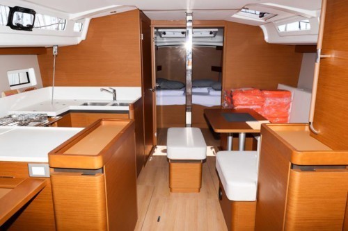 Sun Odyssey 440 Adria,  luxusnyaralás,  yacht bérlés,  hajóbérlés Horvátország