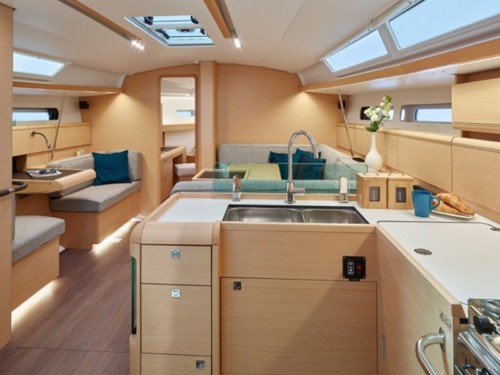 Sun Odyssey 449 luxusnyaralás,  yacht bérlés,  hajóbérlés Horvátország,  Adriai tenger