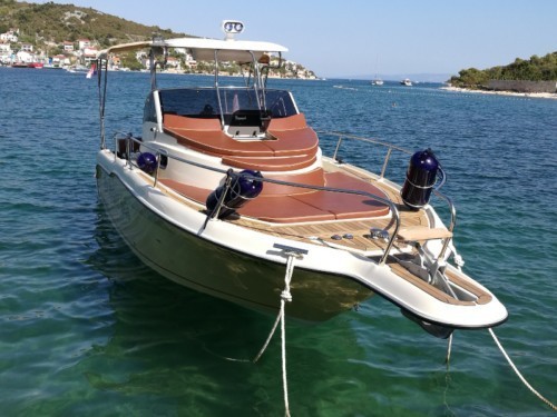 Sun Sport 845 motoros hajó ,  luxusnyaralás,  motoros hajó bérlés,  Adriai tenger